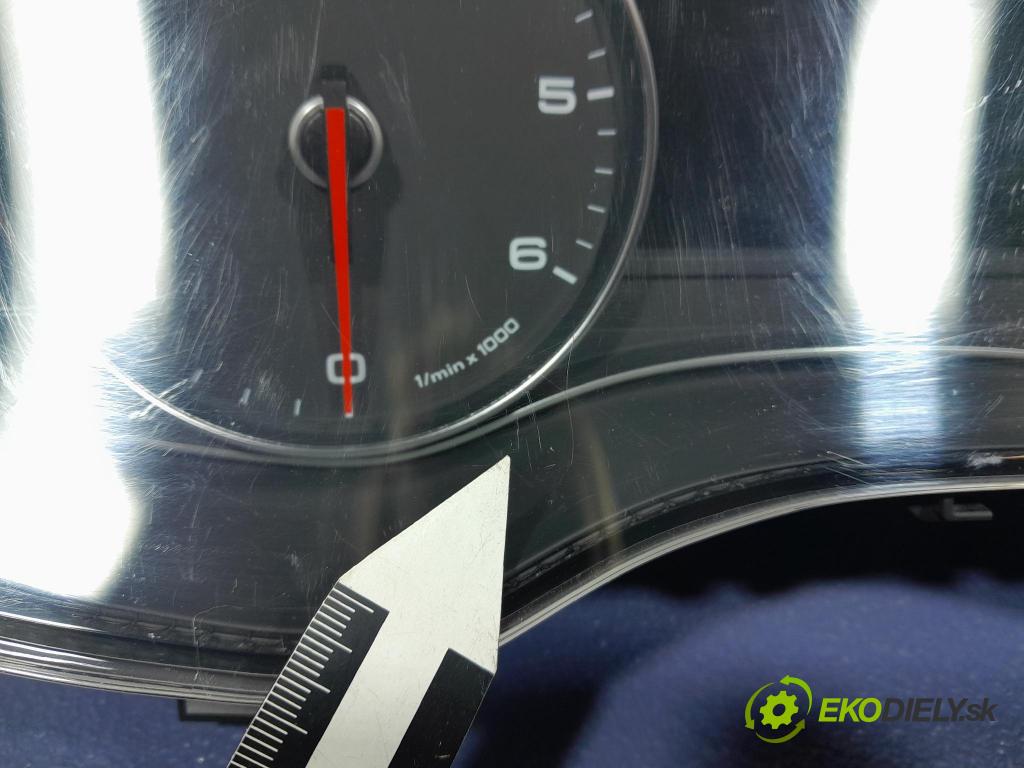 Audi A6 2011 Přístrojová deska 4G8920931E