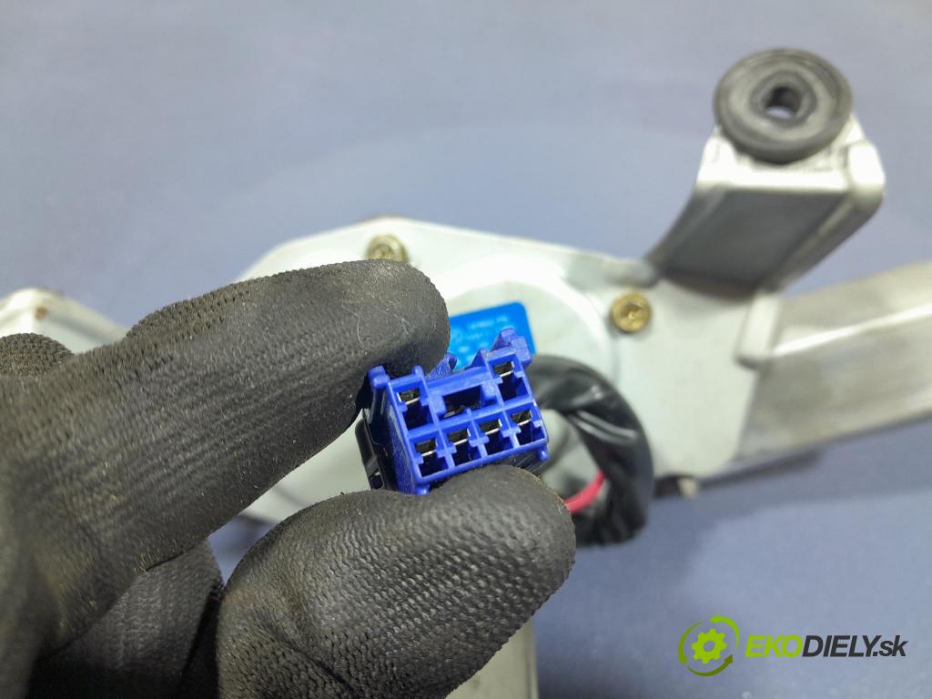 Kia Sorento 2004 motor: Stierače: zad 98700-3E000