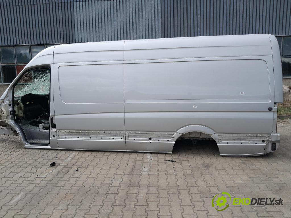Mercedes Sprinter 2016 Strana: Vľavo: