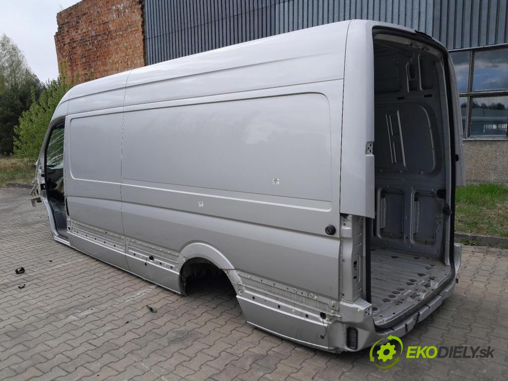 Mercedes Sprinter 2016 Strana: Vľavo: