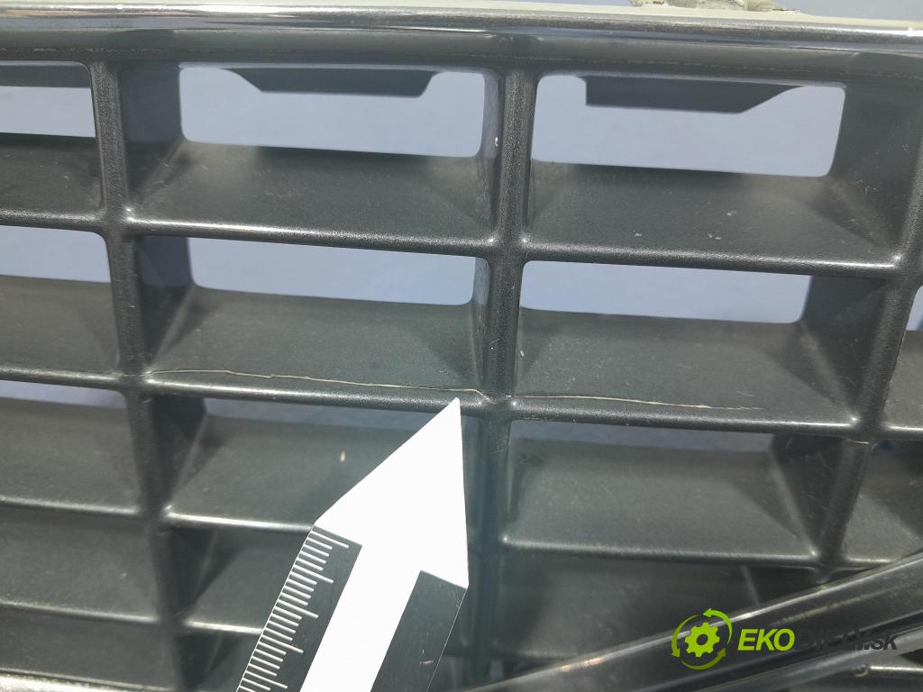 Volvo S60 2001 miežka / Gril: 9190740