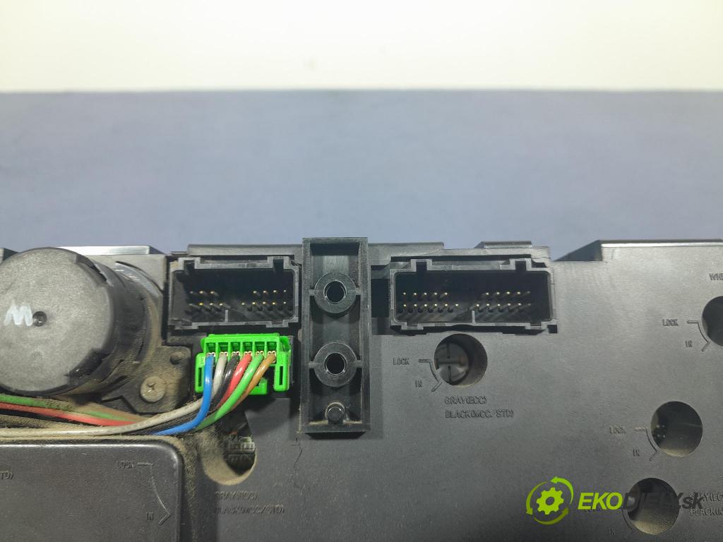 Volvo S60 2001 prepínač Klimatizácia: Prúd vzduchu: 8651242