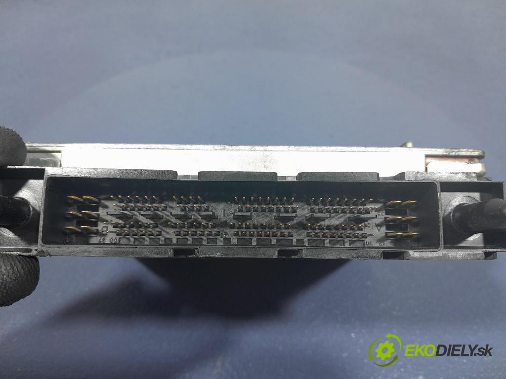 Volvo S60 2001 riadiaca jednotka Motor: 08667710A