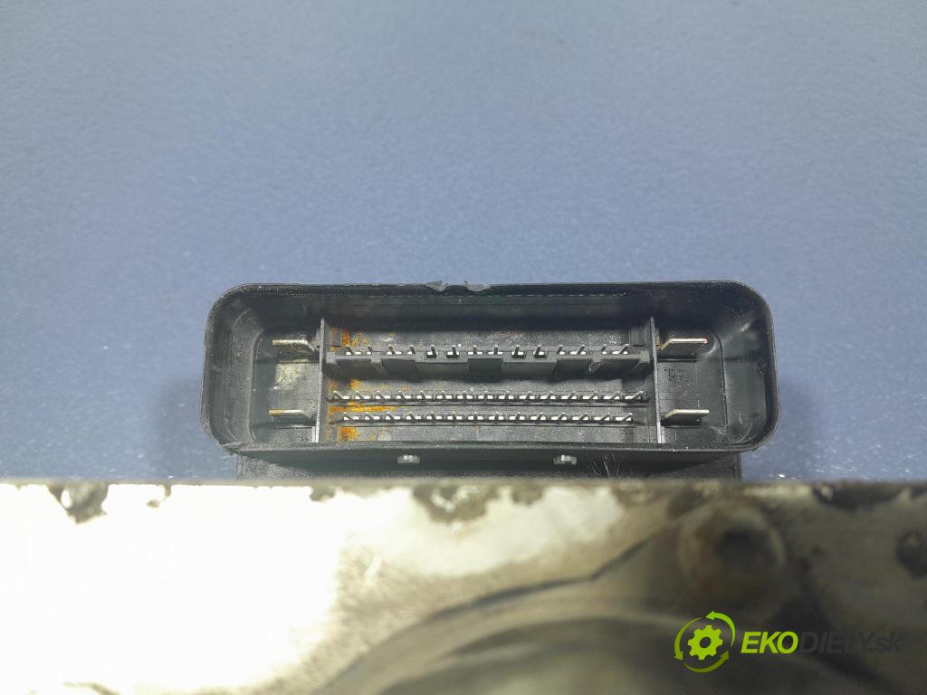 Volvo S60 2001 čerpadlo ABS x P08619974