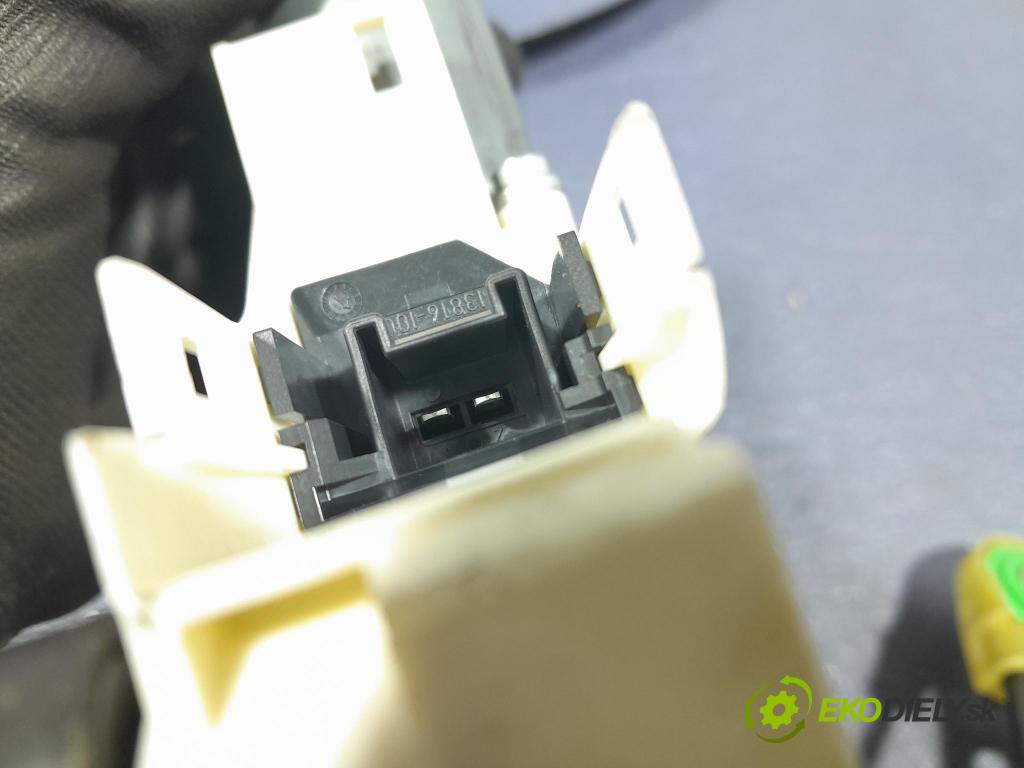 Audi A6 2011 mechanismus stahování Sklenka: před Levý: 4G0837461