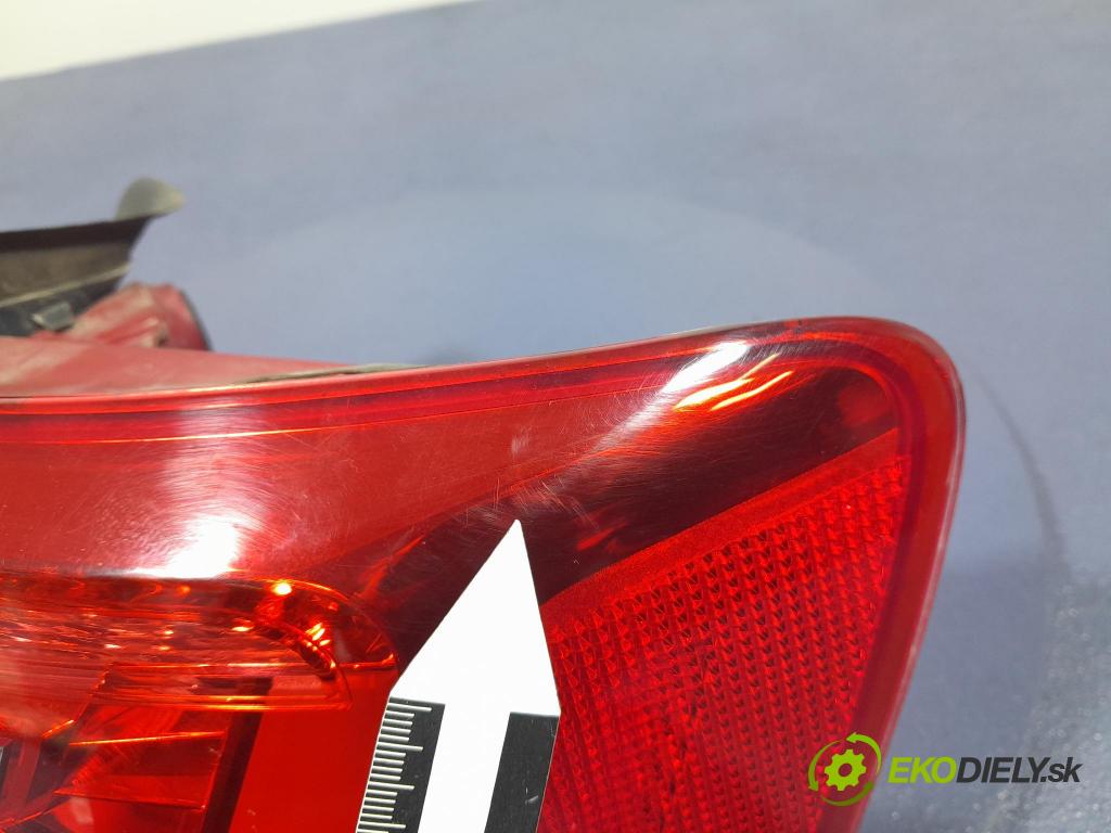 Audi A6 2011 svetlo / reflektor zad Prava: Vonkajsia: 4G9945096B