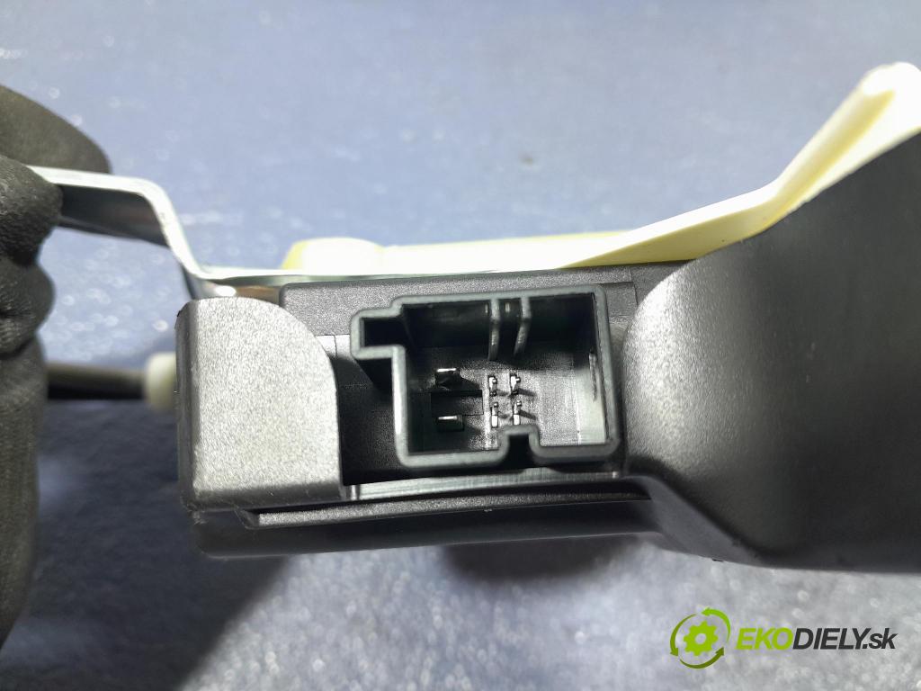 Audi A6 2011 roleta 4G9863560