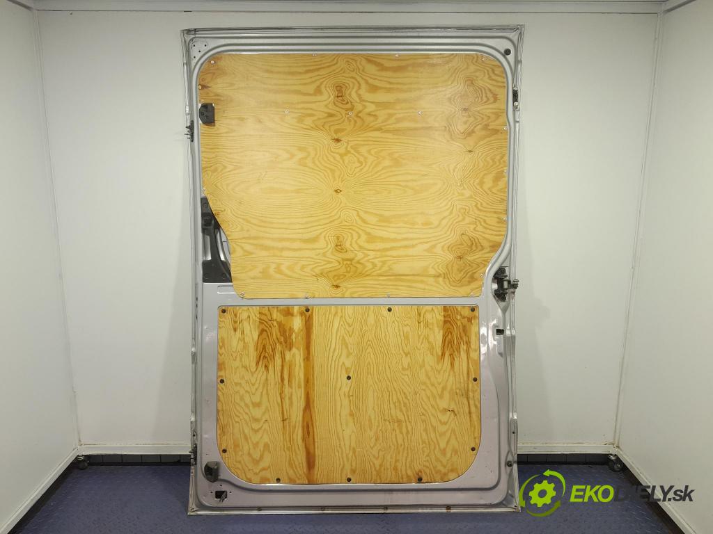 Mercedes Sprinter 2016 dvere Strana: Posuvné: pravé 