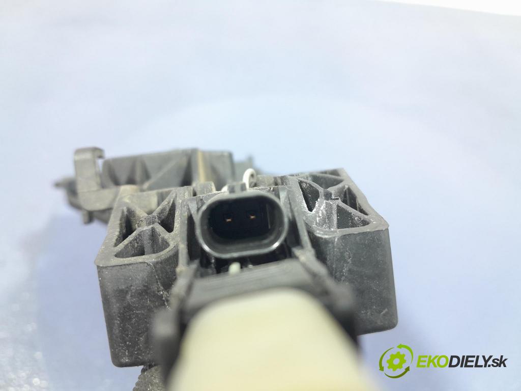 Audi A6 2011 klika před levá 