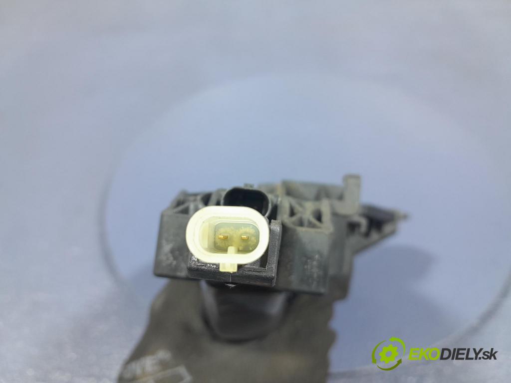 Audi A6 2011 rukoväť Predné Prava: