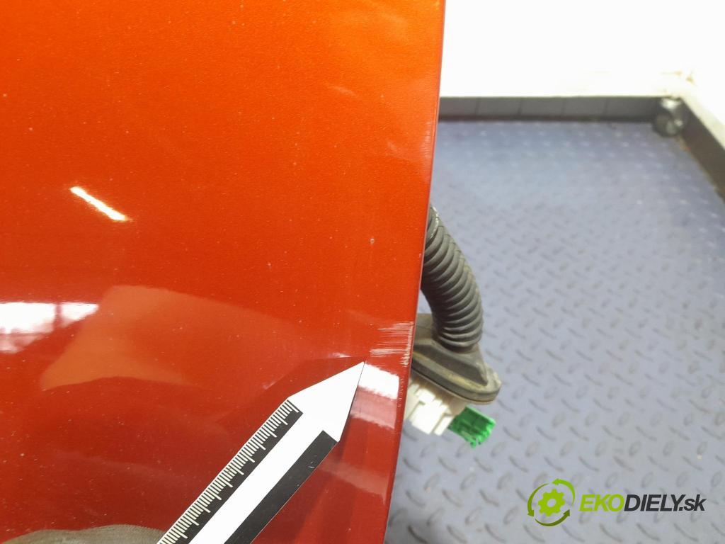 Suzuki Swift 2007 dvere Predné pravé