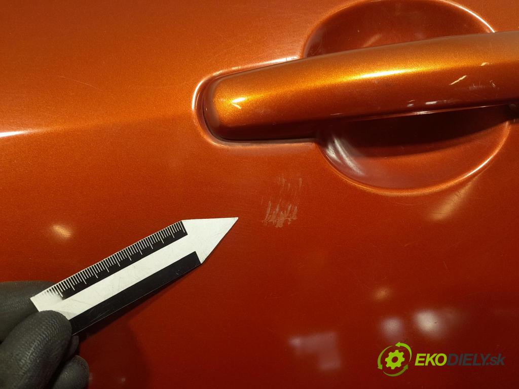 Suzuki Swift 2007 dveře před Vlevo, odjet: