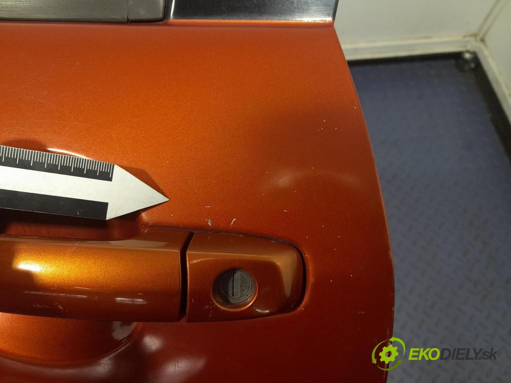 Suzuki Swift 2007 dveře před Vlevo, odjet: