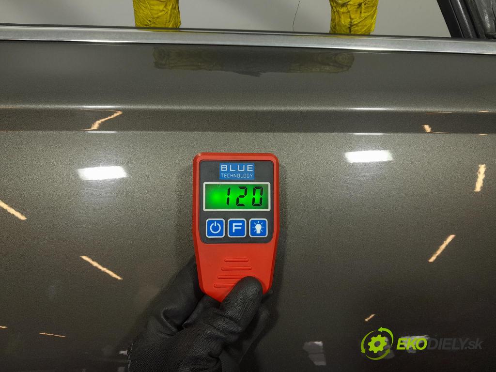 Audi A6 2011 dveře před prave