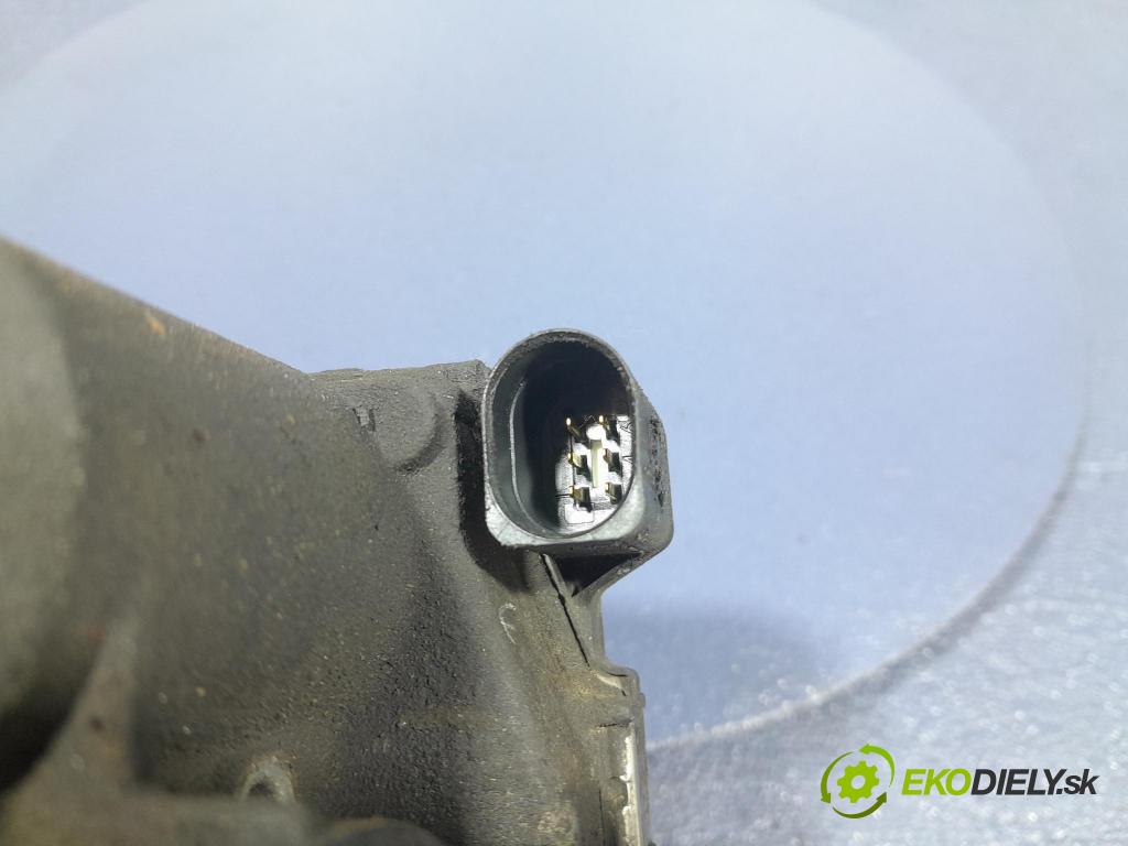 Seat Leon 2001 škrticí klapka 06A133062C