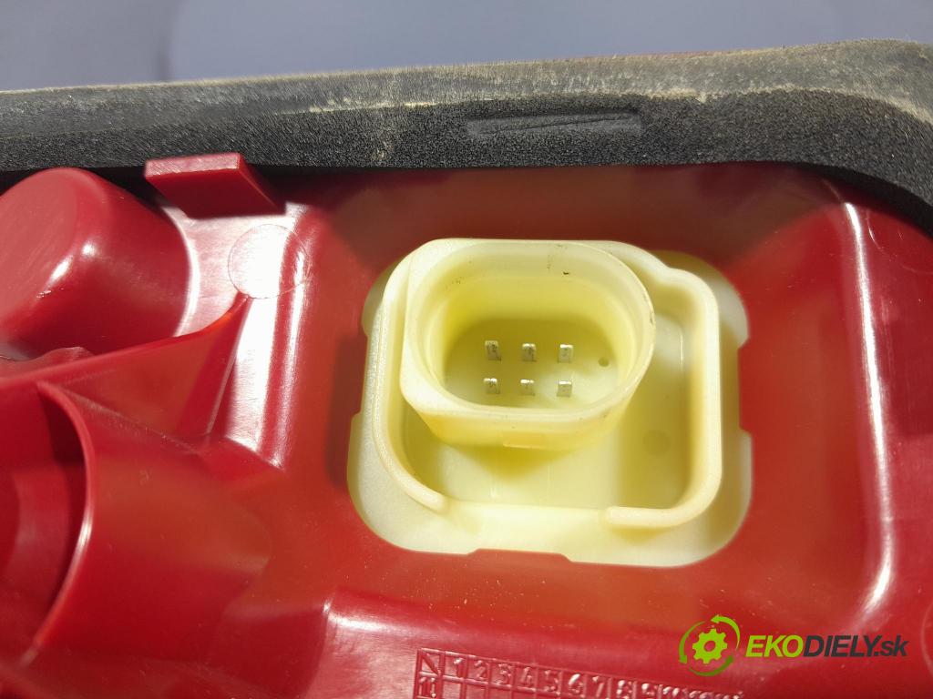 Audi A6 2011 svetlo / reflektor zad Prava: Vnútri: 4G9945094B