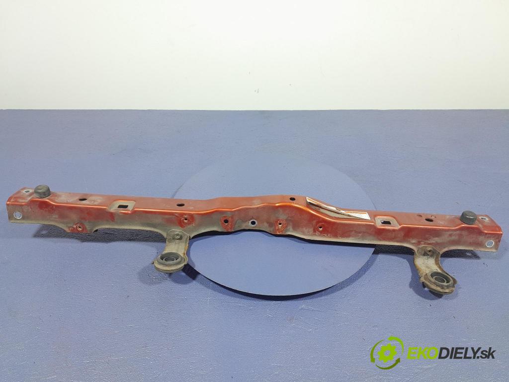 Suzuki Swift 2007 výztuha Čelní / stěna Přední