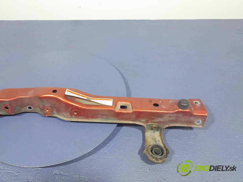 Suzuki Swift 2007 výztuha Čelní / stěna Přední