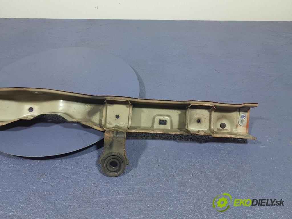 Suzuki Swift 2007 výztuha Čelní / stěna Přední