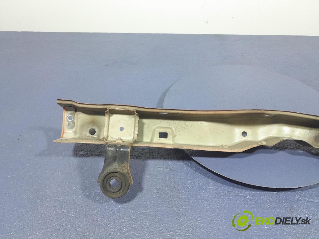 Suzuki Swift 2007 výztuha Čelní / stěna Přední 