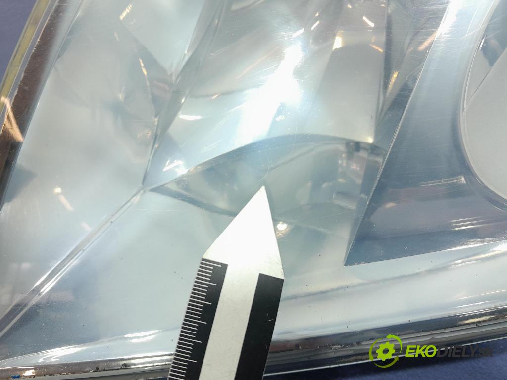 Skoda Octavia 2005 světlo Levý: