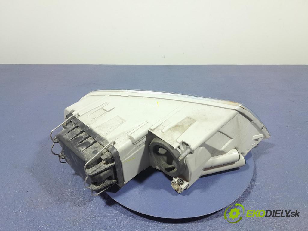 Skoda Octavia 2005 světlo Levý: