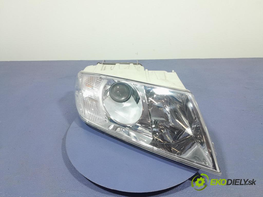 Skoda Octavia 2005 Reflektor: v pravo: