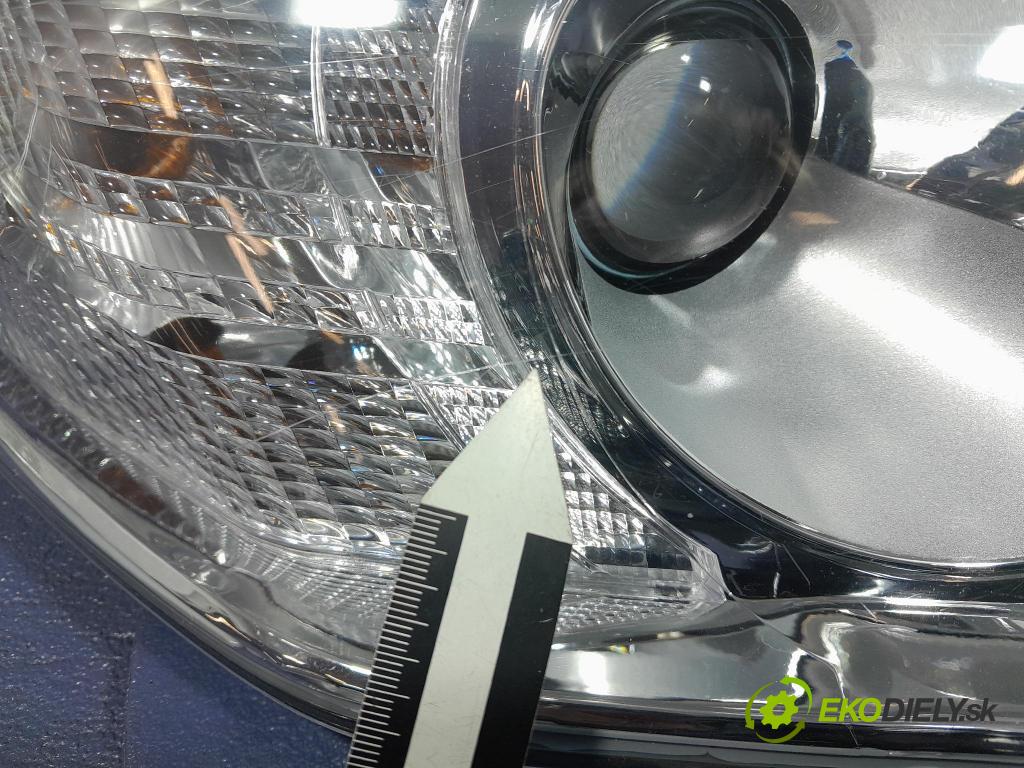 Skoda Octavia 2005 Reflektor: v pravo: