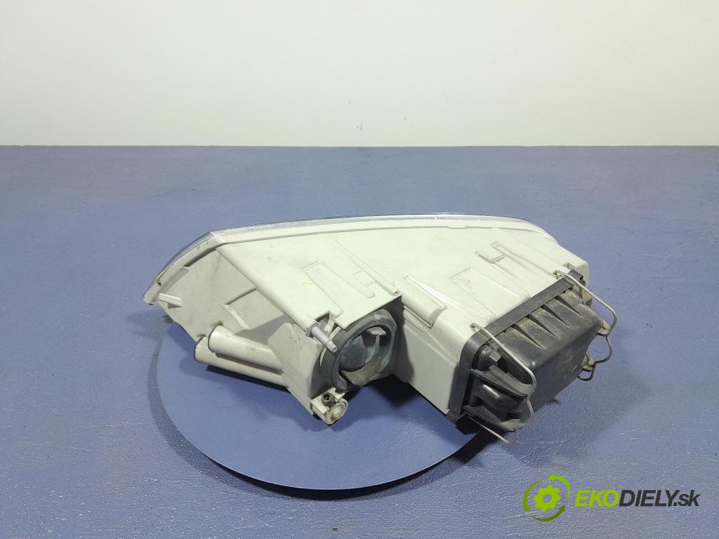 Skoda Octavia 2005 Reflektor: v pravo: