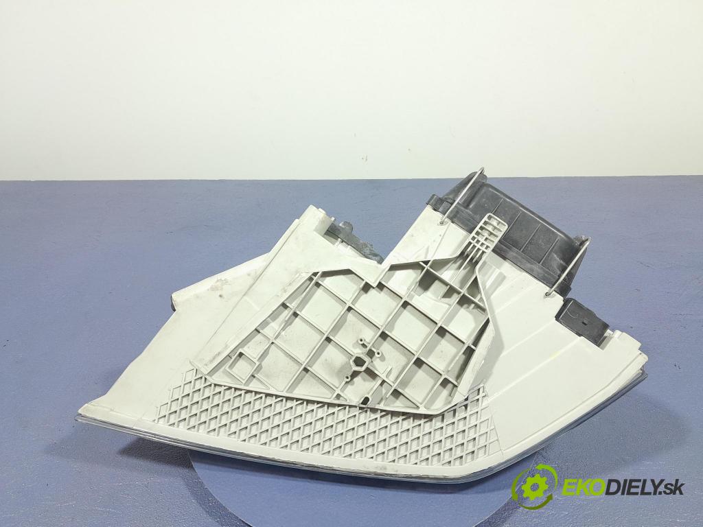 Skoda Octavia 2005 Reflektor: v pravo: