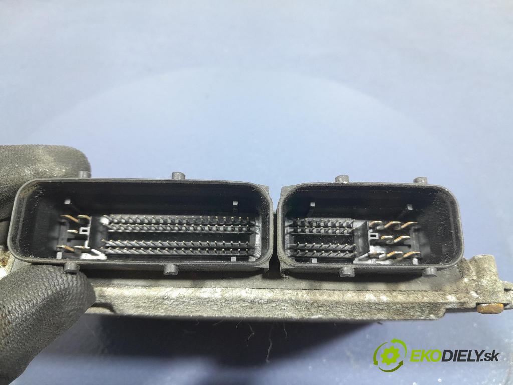 Skoda Octavia 2005 riadiaca jednotka Motor: 06A906033CL