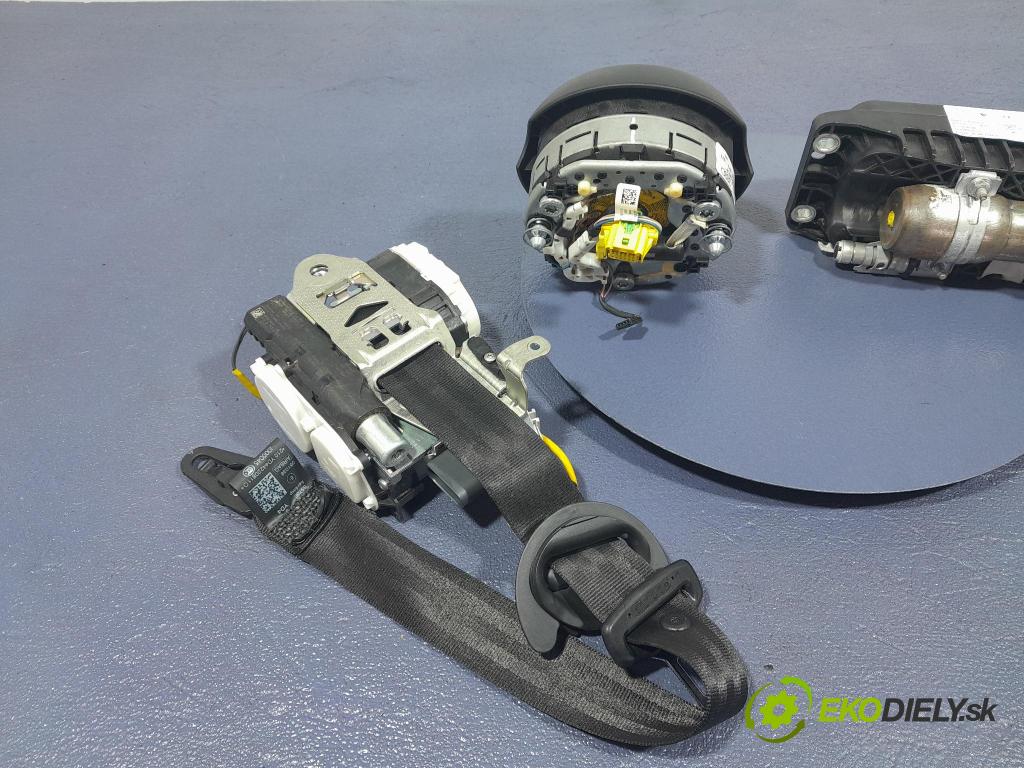 Audi A6 2011 kokpit,přistrojova deska