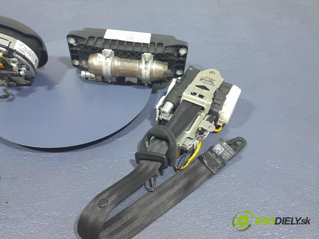 Audi A6 2011 kokpit,přistrojova deska