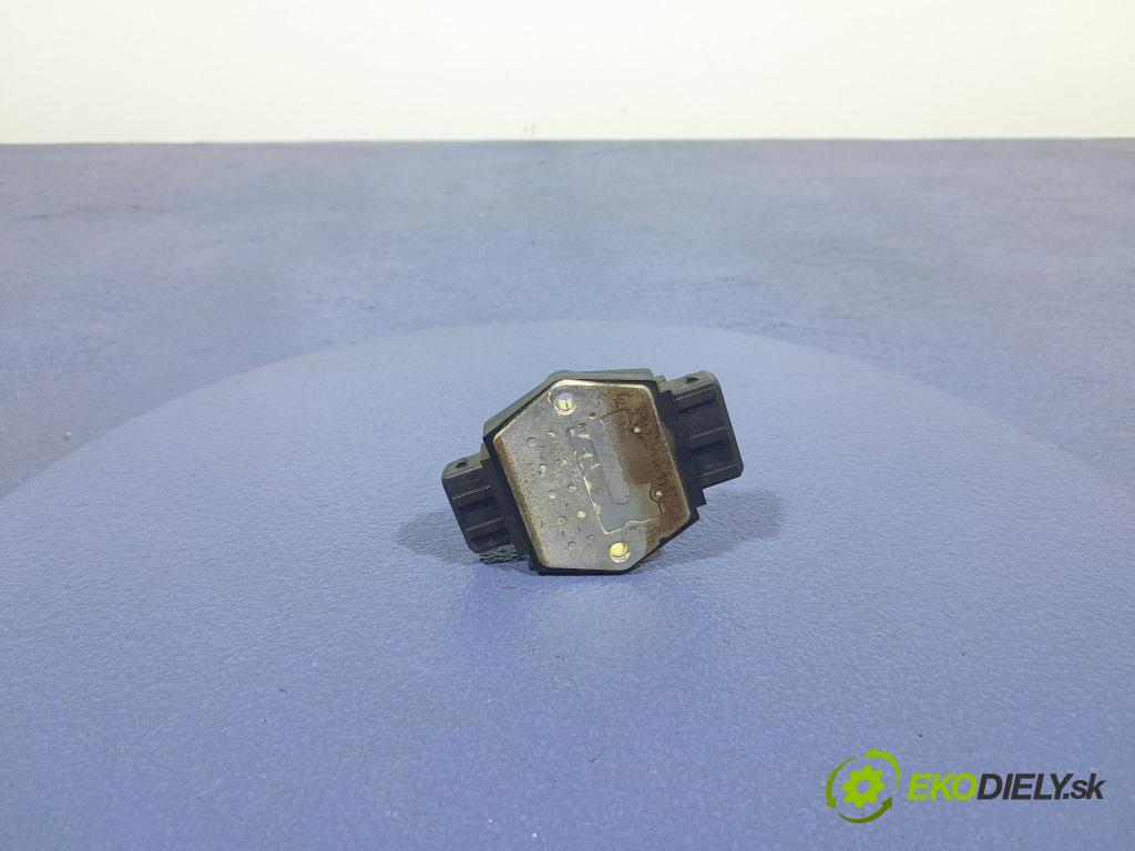 Audi A4 1999 riadiaca jednotka 8D0905351