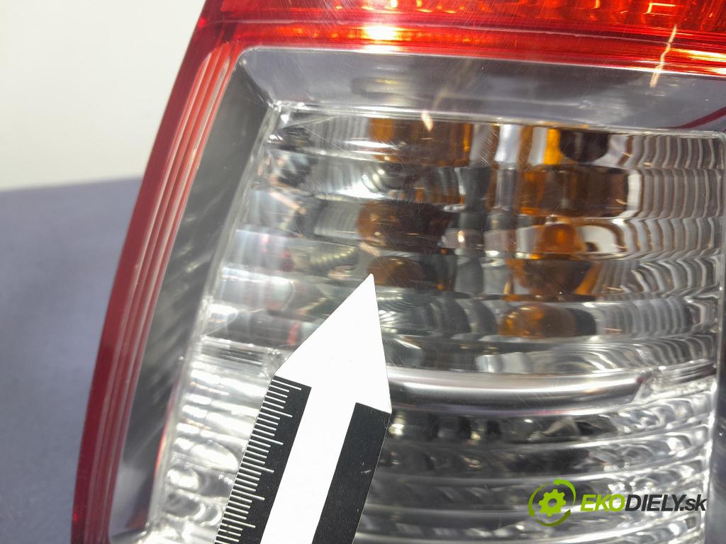 Citroen C3 2006 svetlo / reflektor zad Prava: Vonkajsia: 9636079380