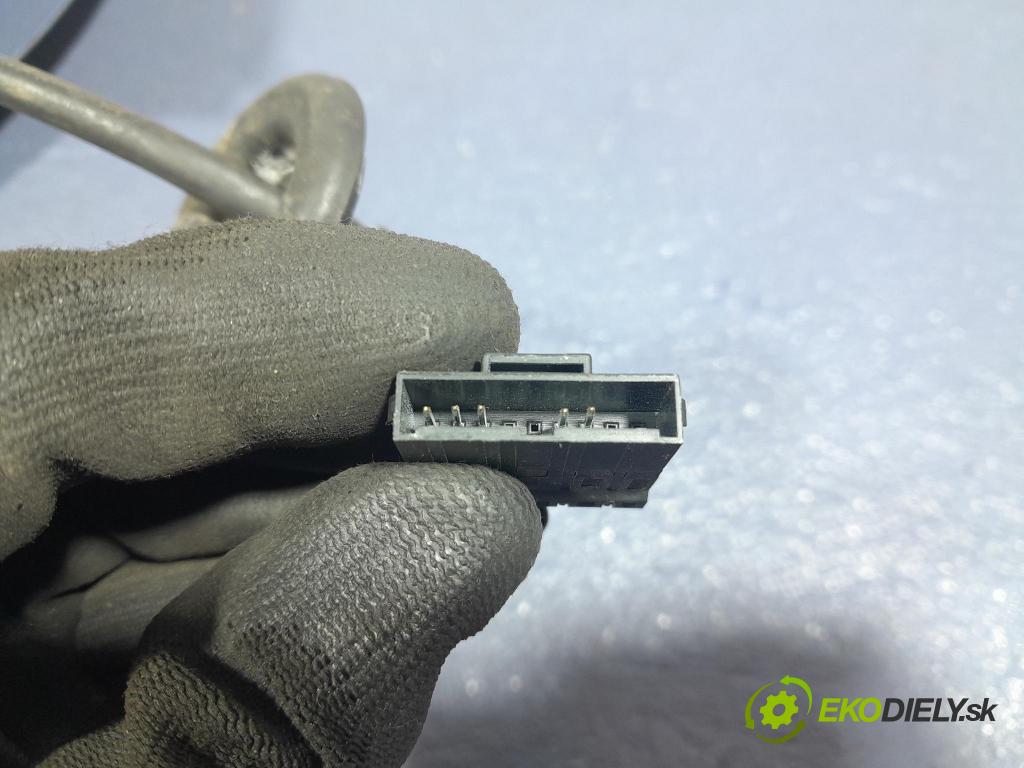 Opel Astra 2013 zpětné zrcátko prave 13308358