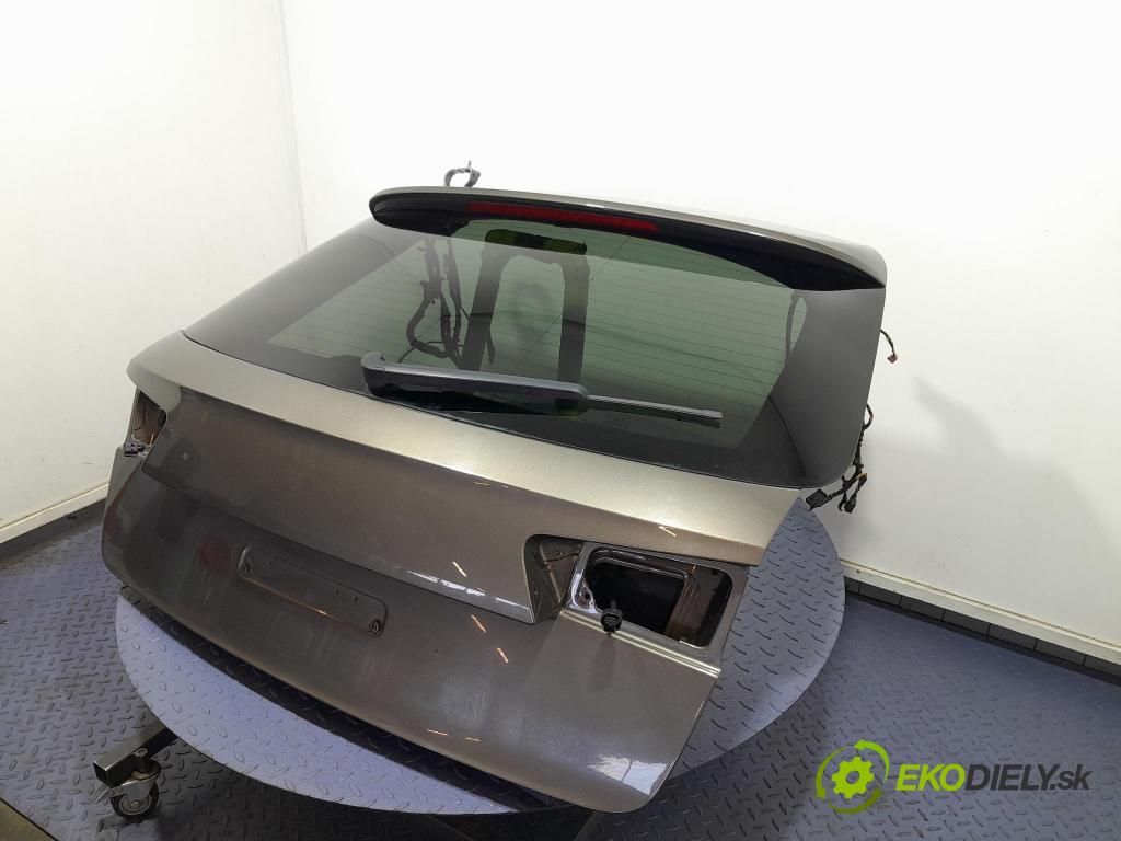 Audi A6 2011 zadna dveře kufra: kufra: