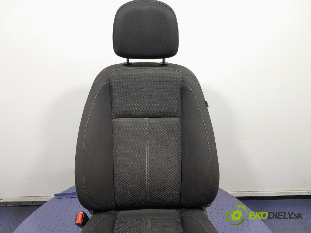 Opel Astra 2013 Sedačka Ovládače: