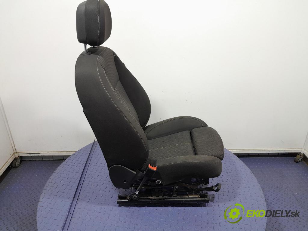 Opel Astra 2013 Sedačka Ovládače: