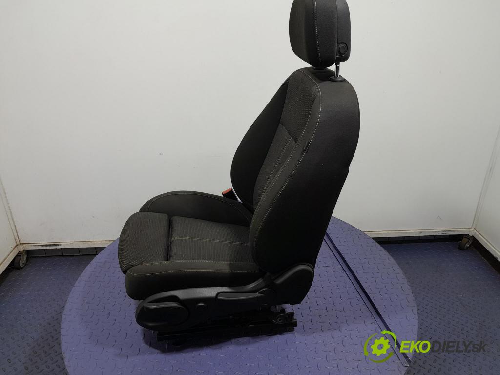 Opel Astra 2013 Sedačka Ovládače: