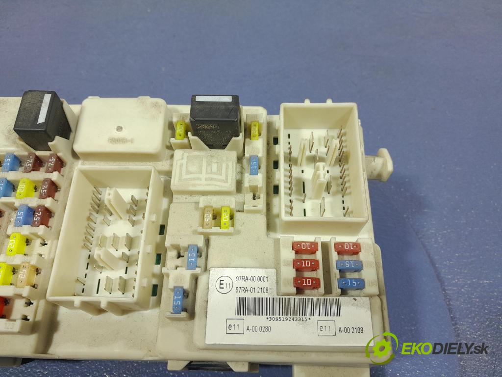 Ford Focus 2009 skrinka Poistky: 7M5T-14A073-DE