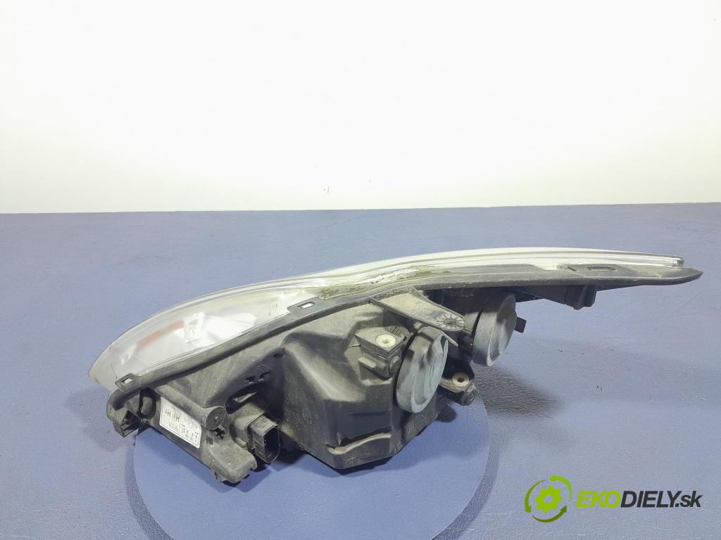 Ford Focus 2009 Reflektor: v pravo: