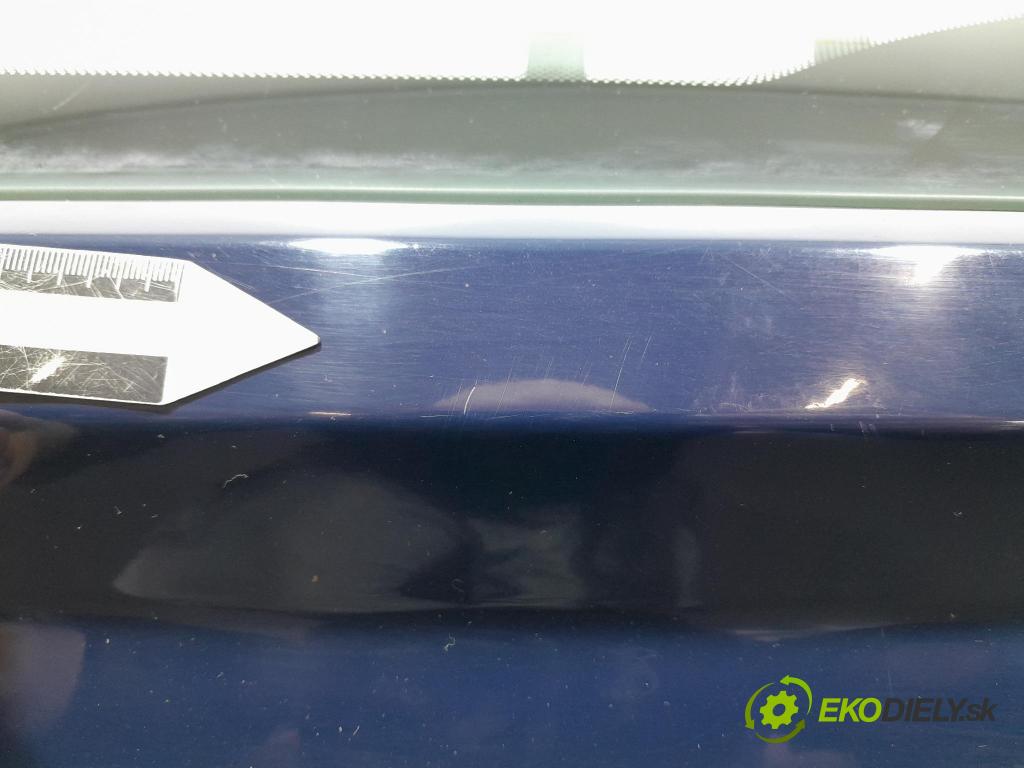 Ford Focus 2009 zadna dveře kufra: kufra: