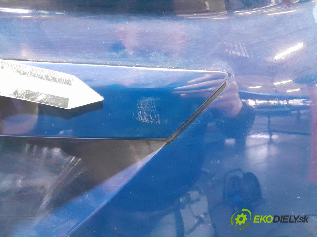 Ford Focus 2009 zadna dveře kufra: kufra: