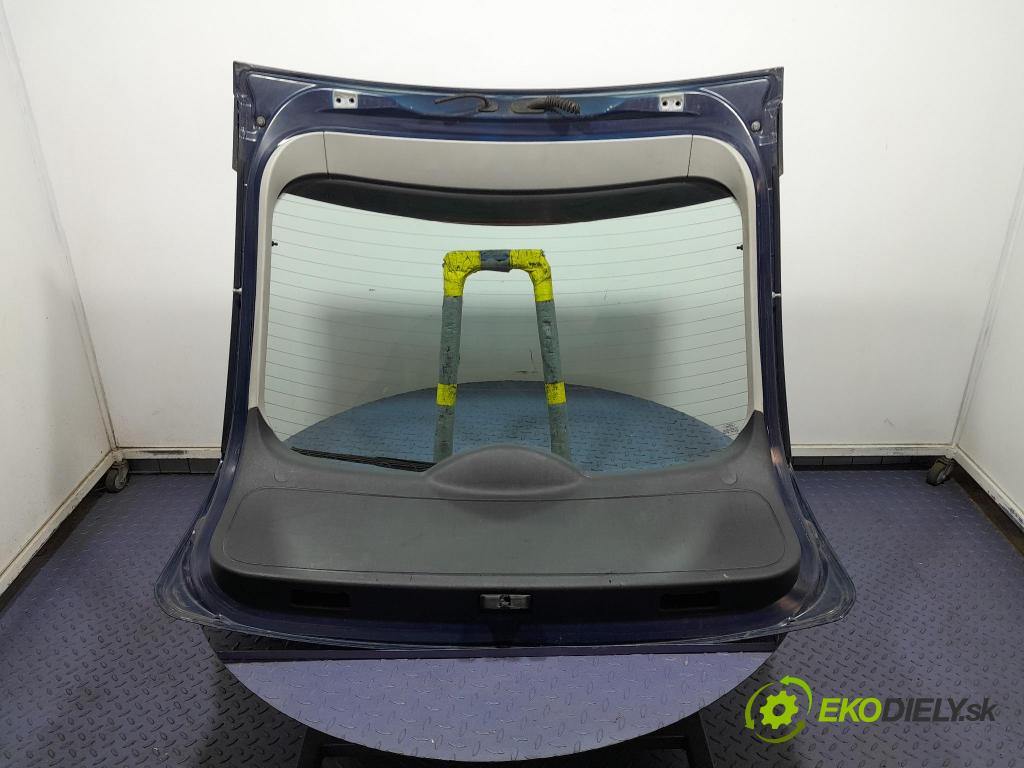 Ford Focus 2009 zadna dveře kufra: kufra: 