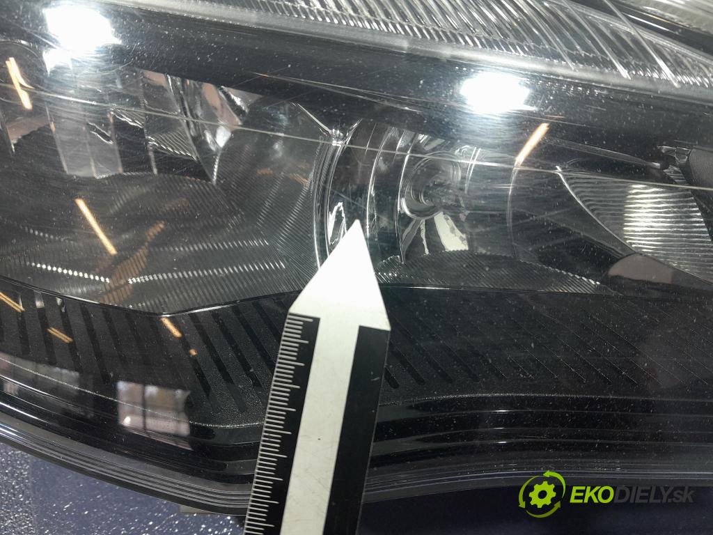 Opel Astra 2013 Reflektor: v pravo: 13365291