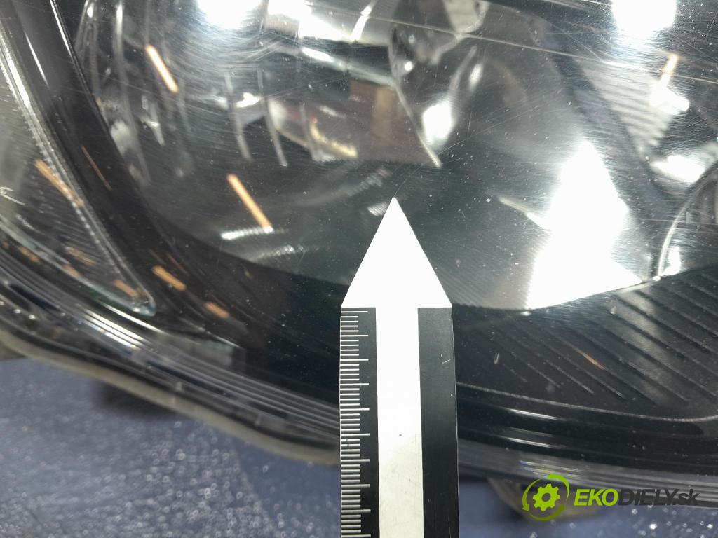 Opel Astra 2013 Reflektor: v pravo: 13365291