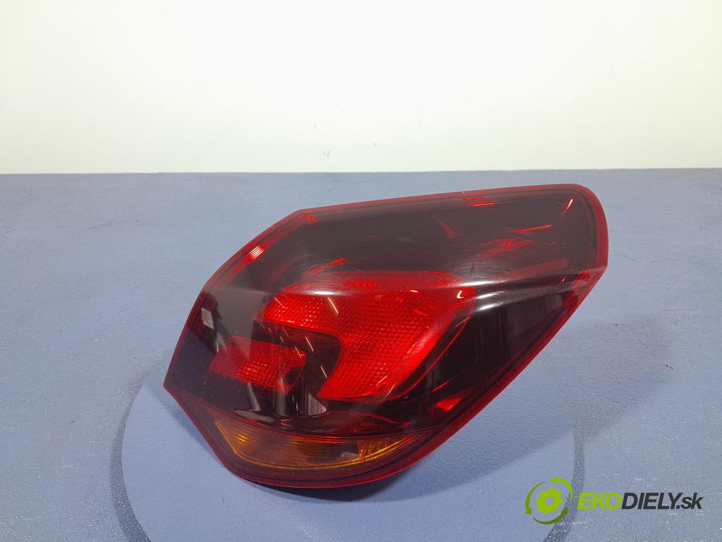 Opel Astra 2013 svetlo / reflektor zad Prava: Vonkajsia:
