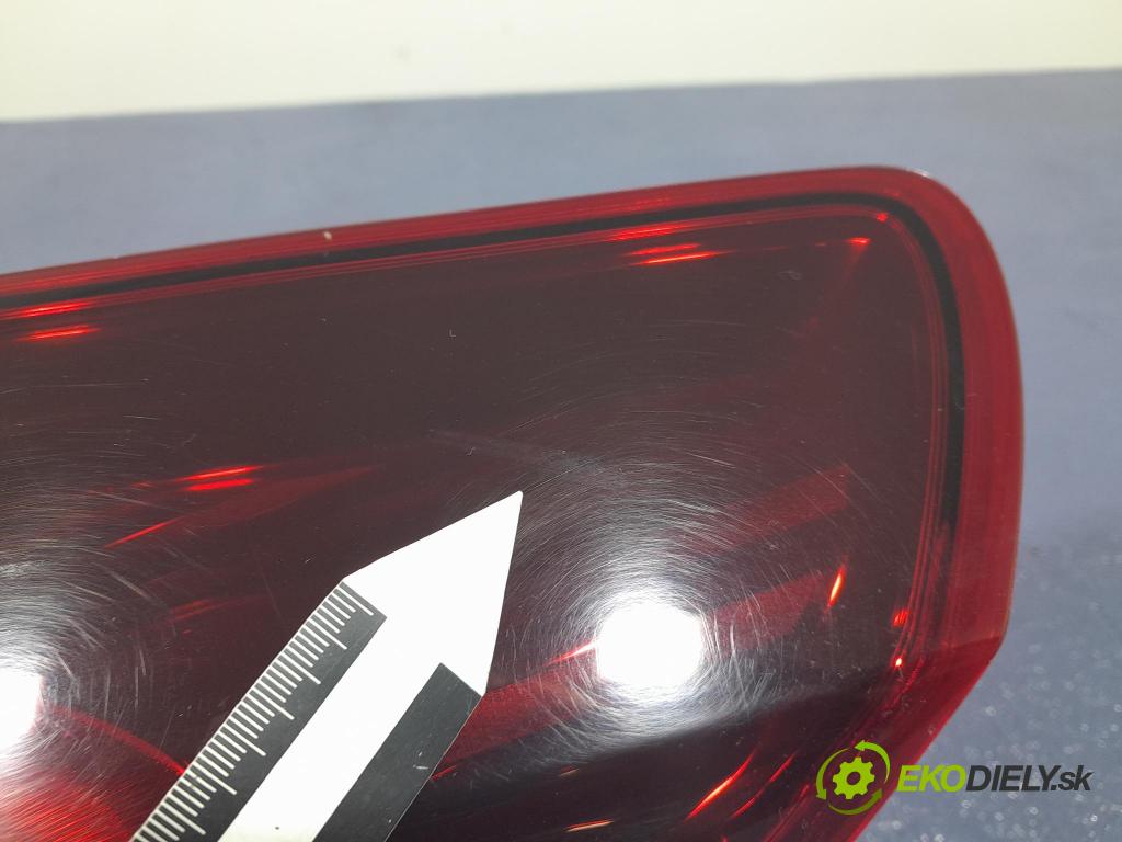 Opel Astra 2013 svetlo / reflektor zad Prava: Vonkajsia: