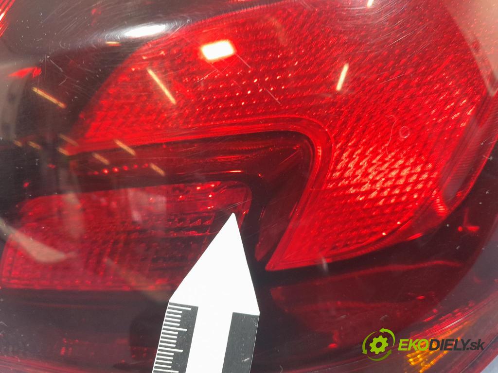 Opel Astra 2013 svetlo / reflektor zad Prava: Vonkajsia: